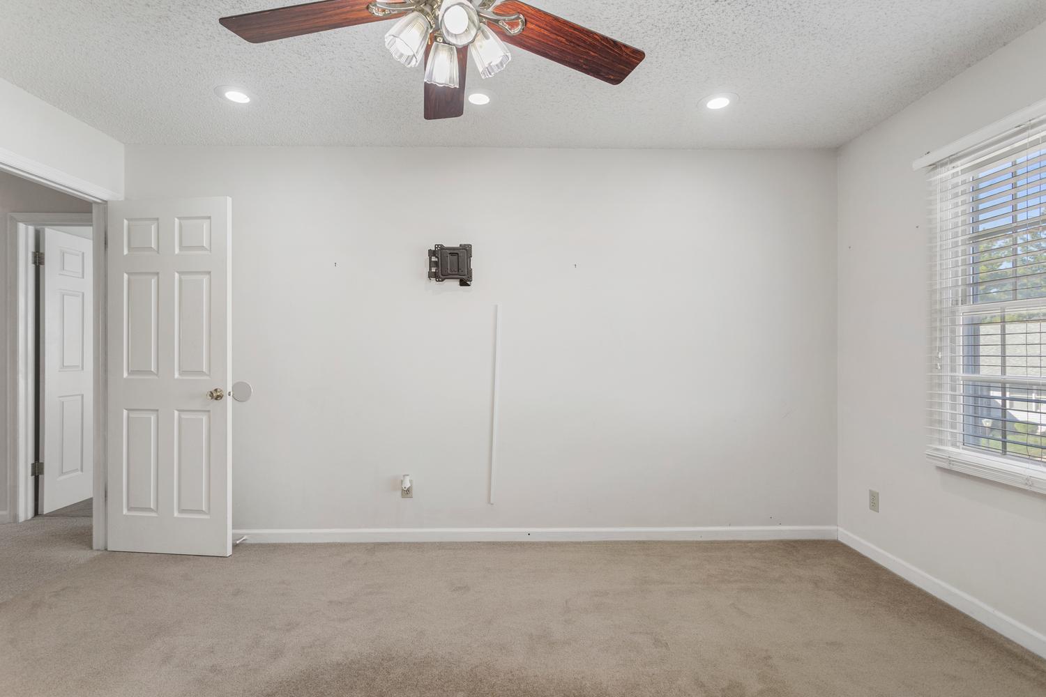1404 Quail Run Drive Property Photo 19