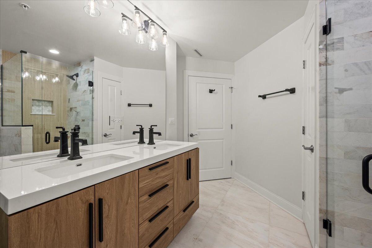 695 Roger Williams Avenue 301 Property Photo 7
