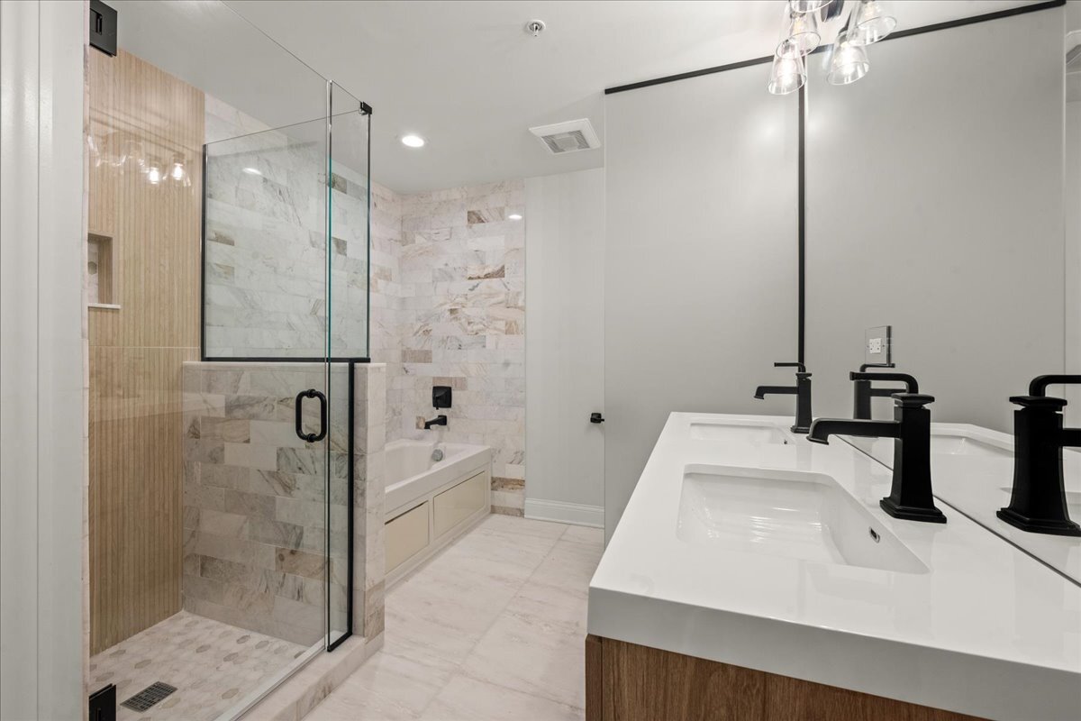 695 Roger Williams Avenue 301 Property Photo 8