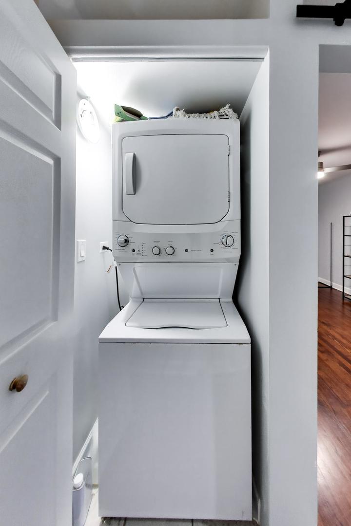 2545 S Dearborn Street 525 Property Photo 20