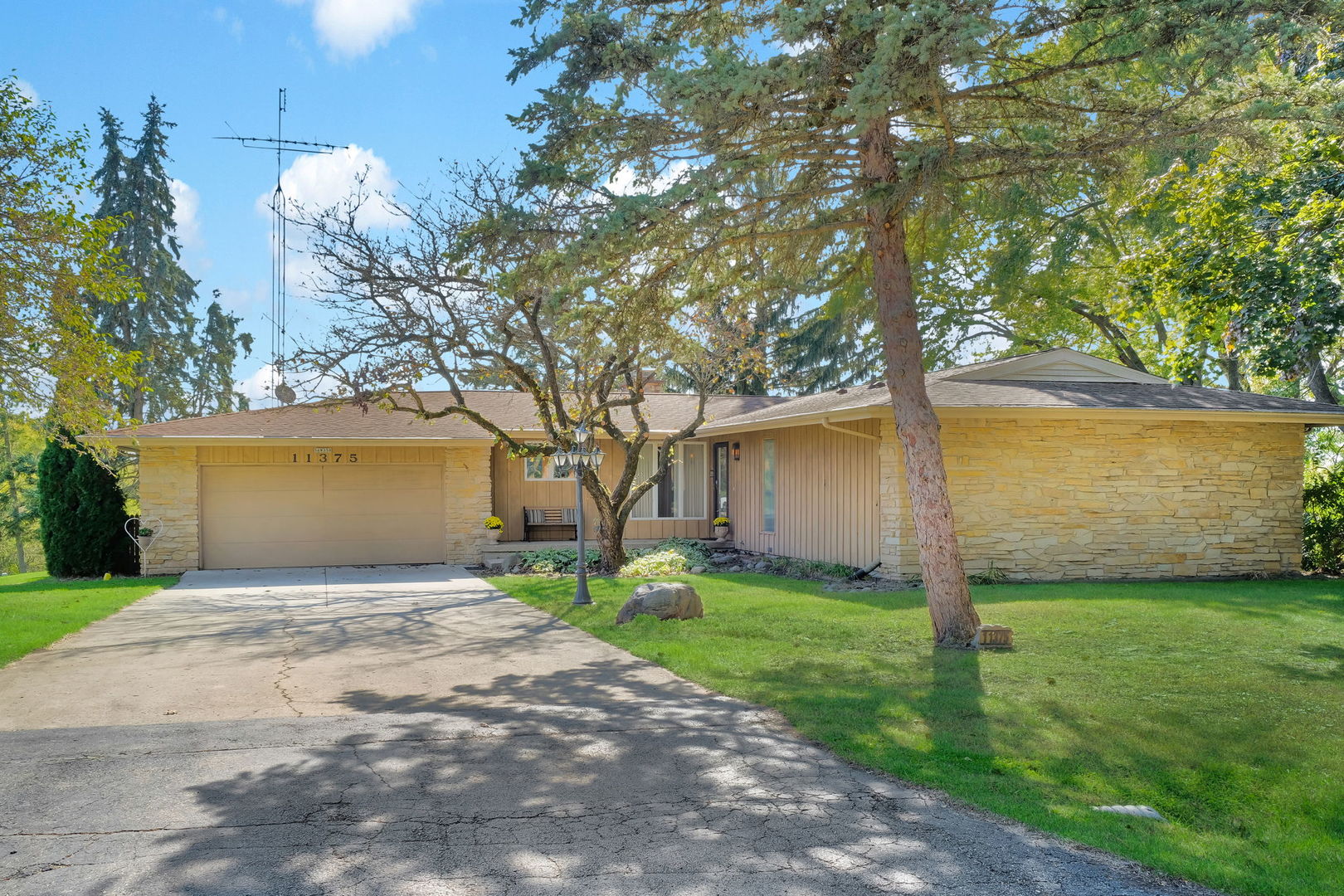 11375 James Court Property Photo 1