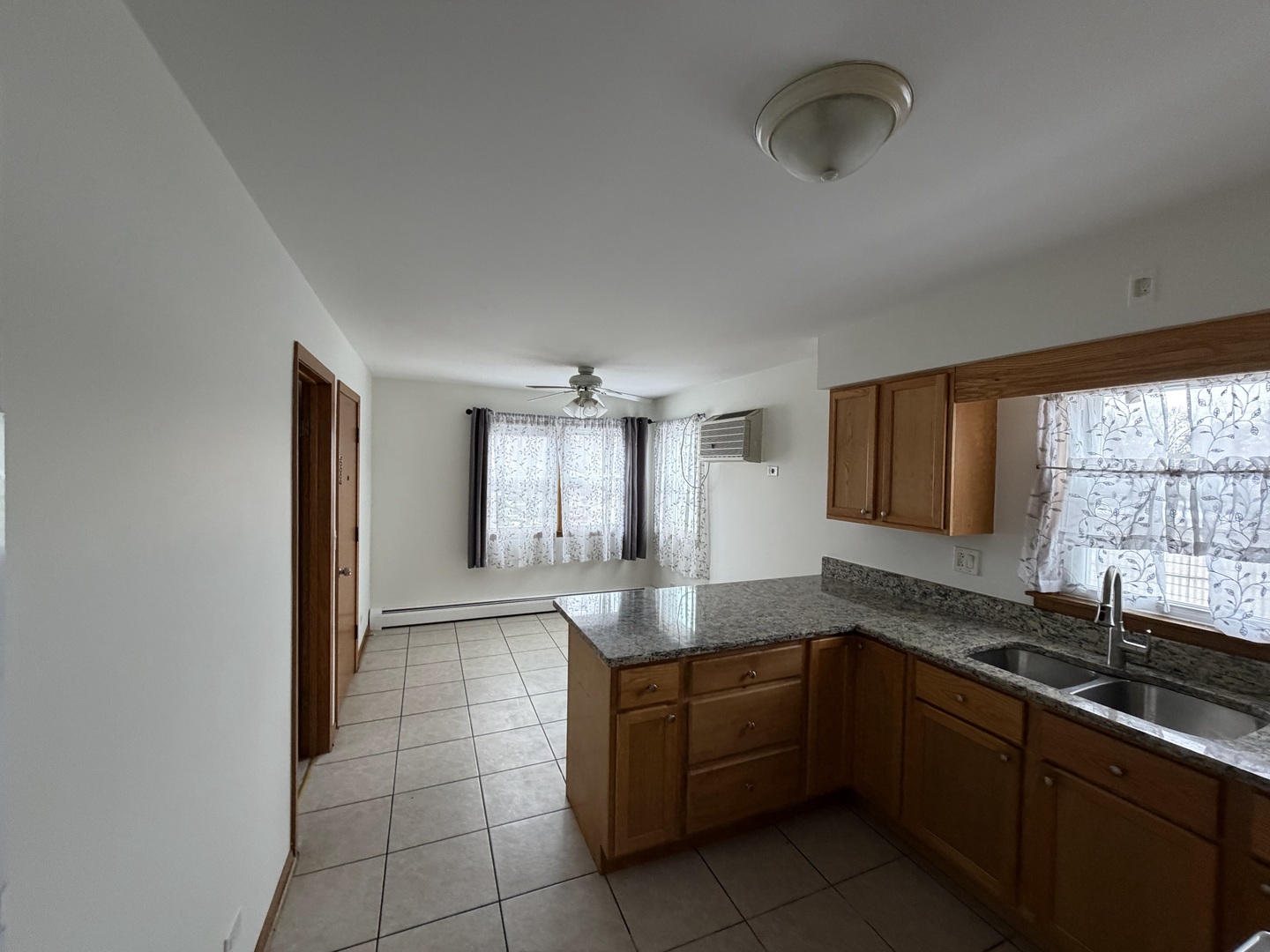 1980 Howard Avenue Property Photo 8