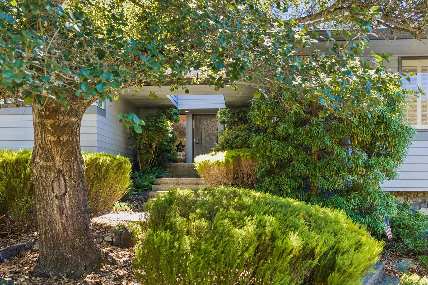 1235 White Oak Drive Property Photo 4