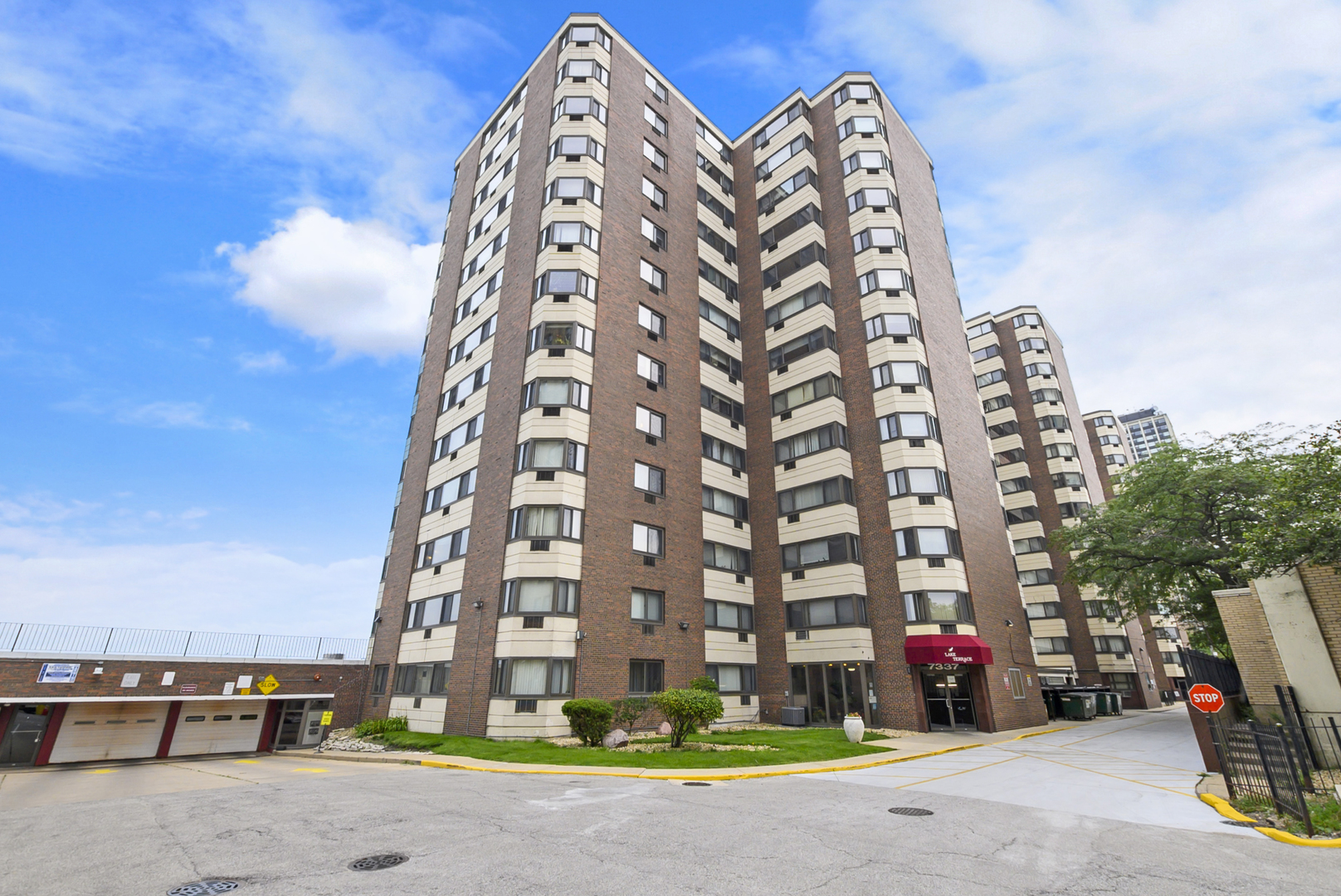 7337 S South Shore Drive 529 Property Photo 1