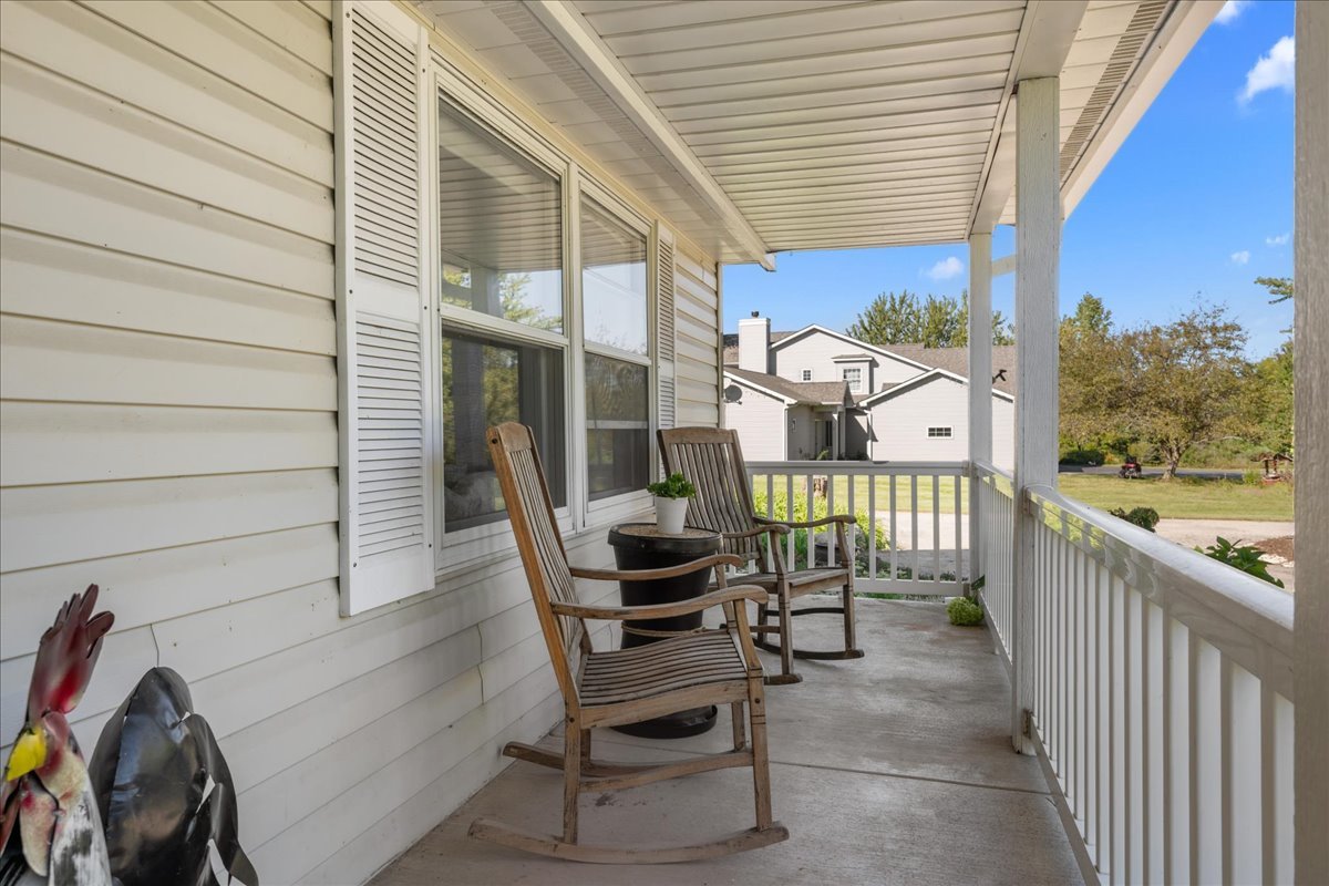 9n424 Tamara Drive Property Photo 3
