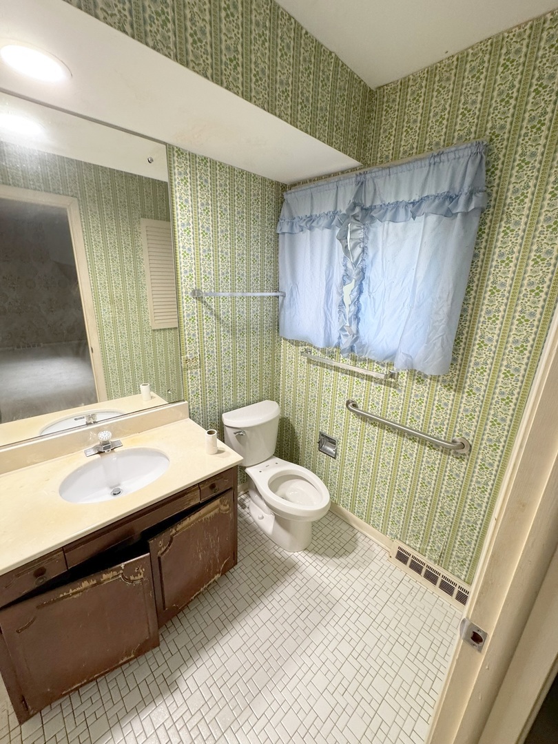 1935 Birch Road Property Photo 9