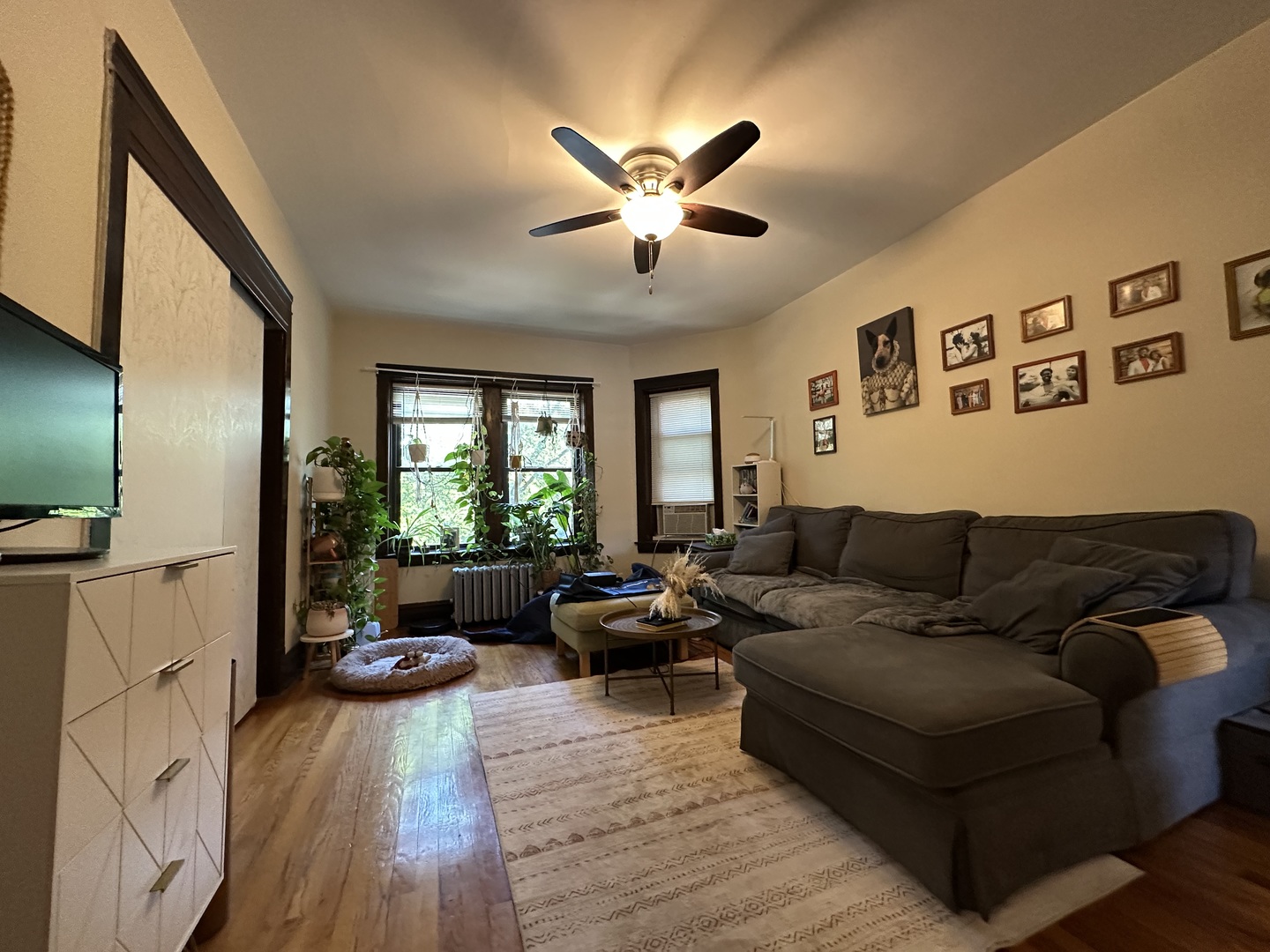 4616 N Sacramento Avenue 2 Property Photo 2