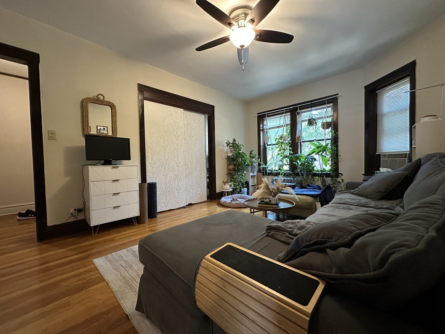 4616 N Sacramento Avenue 2 Property Photo 3