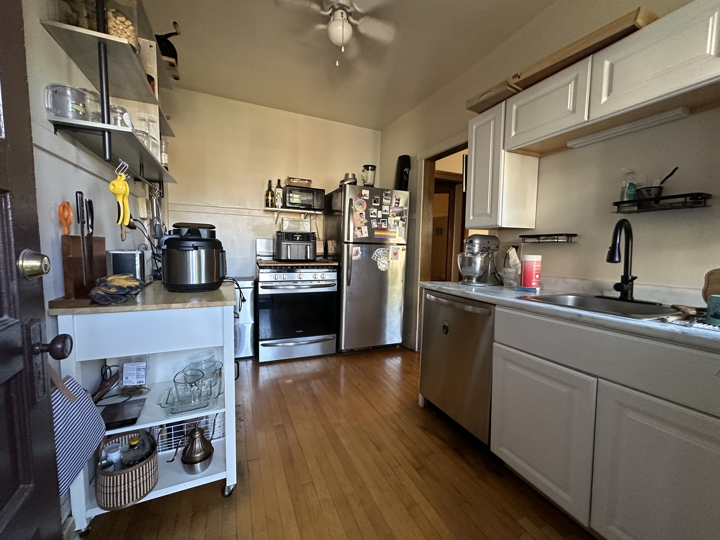 4616 N Sacramento Avenue 2 Property Photo 7