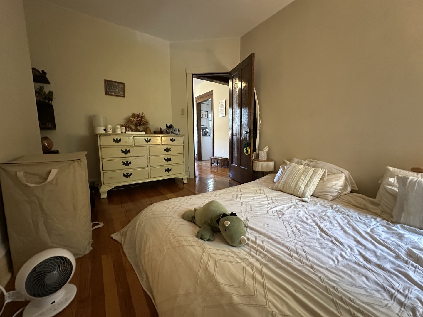 4616 N Sacramento Avenue 2 Property Photo 13