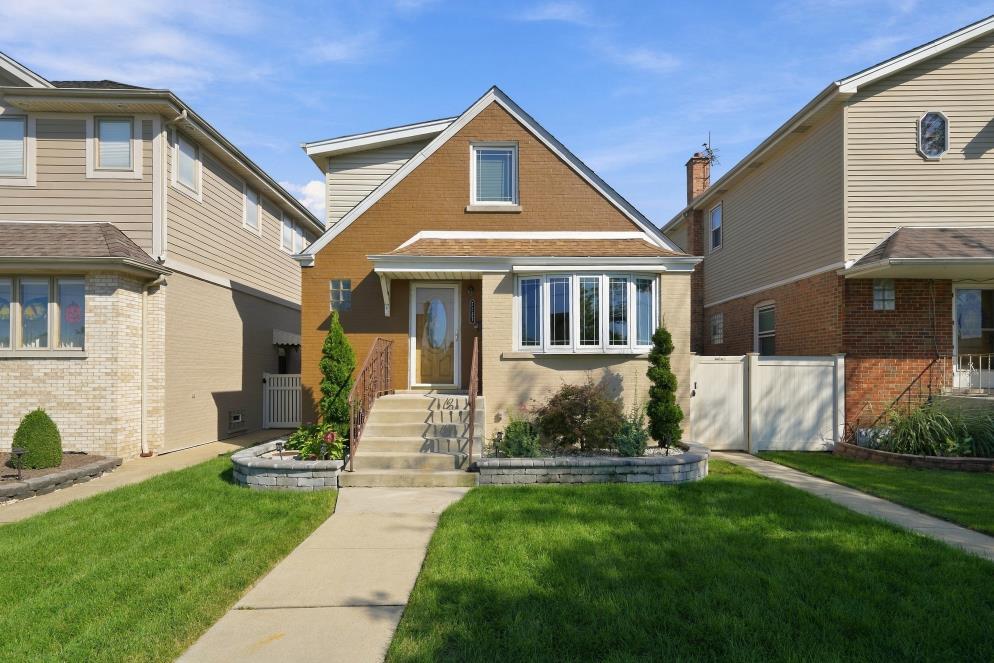 5227 S Mulligan Avenue Property Photo 1