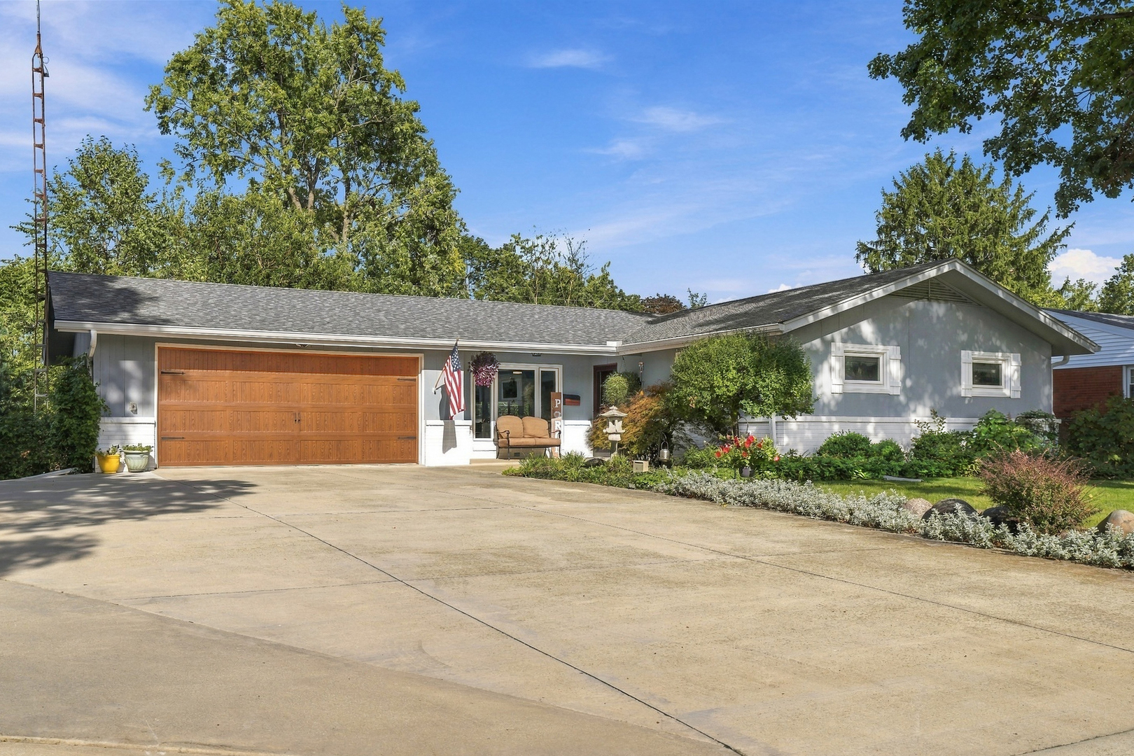 208 Mecherle Drive Property Photo 1