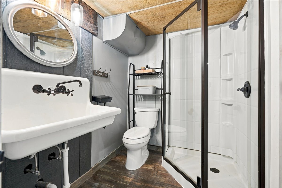 208 Mecherle Drive Property Photo 27