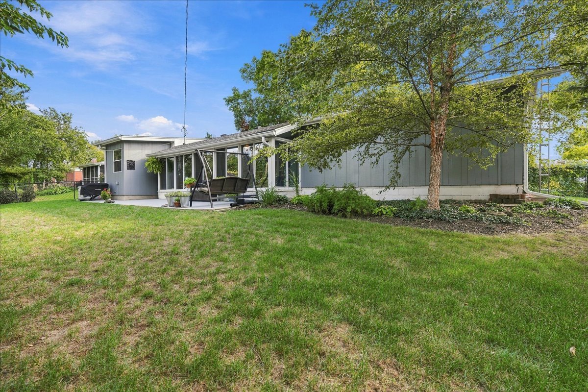 208 Mecherle Drive Property Photo 30