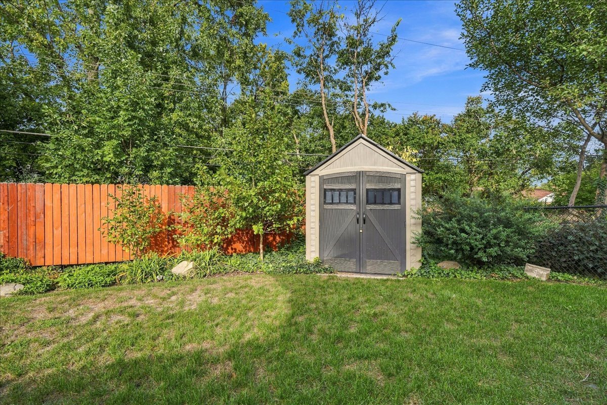 208 Mecherle Drive Property Photo 33
