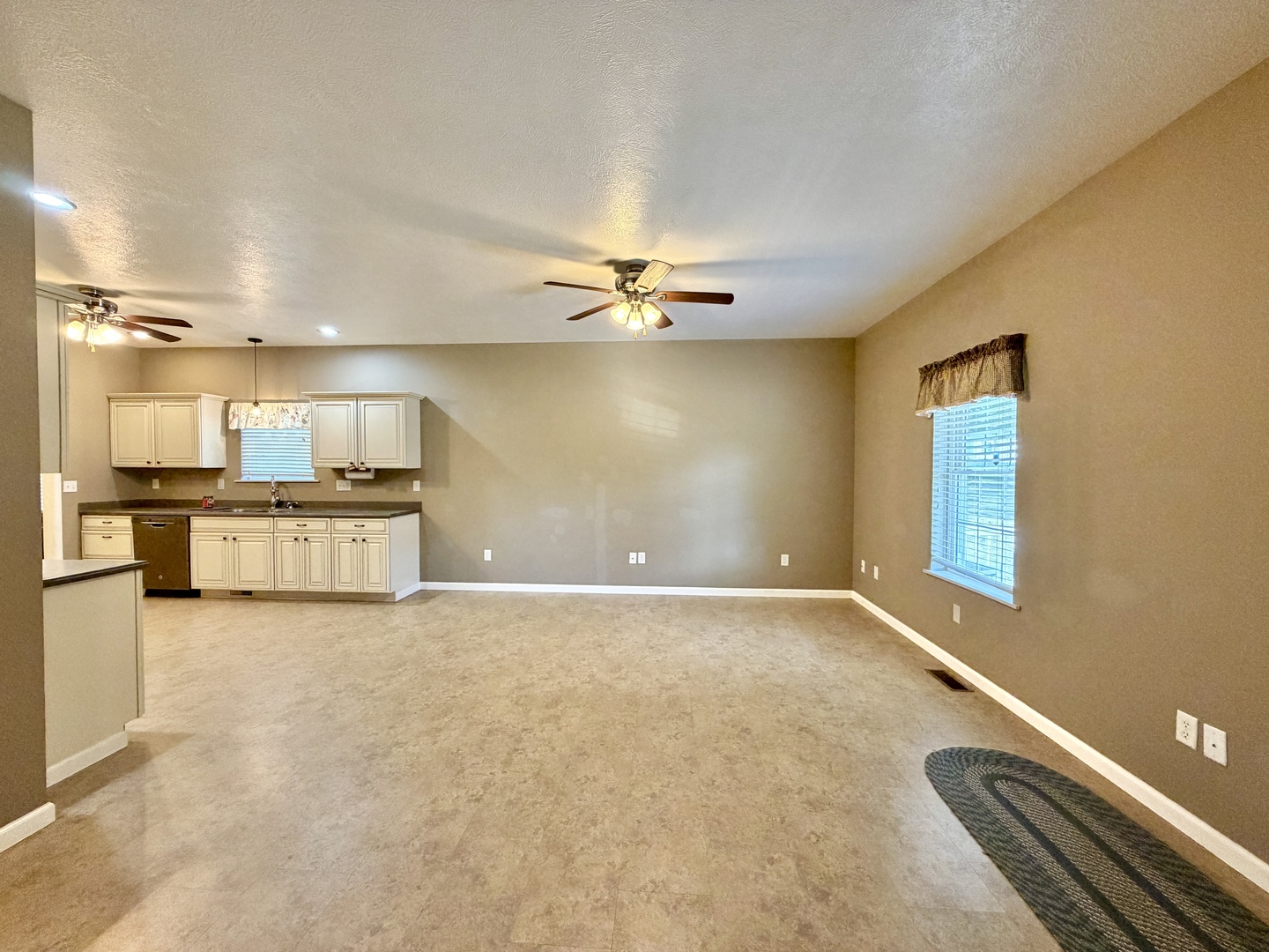 2806 Jones Street Property Photo 6