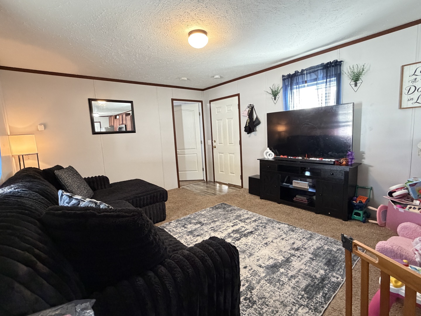 407 4th Street Property Photo 2