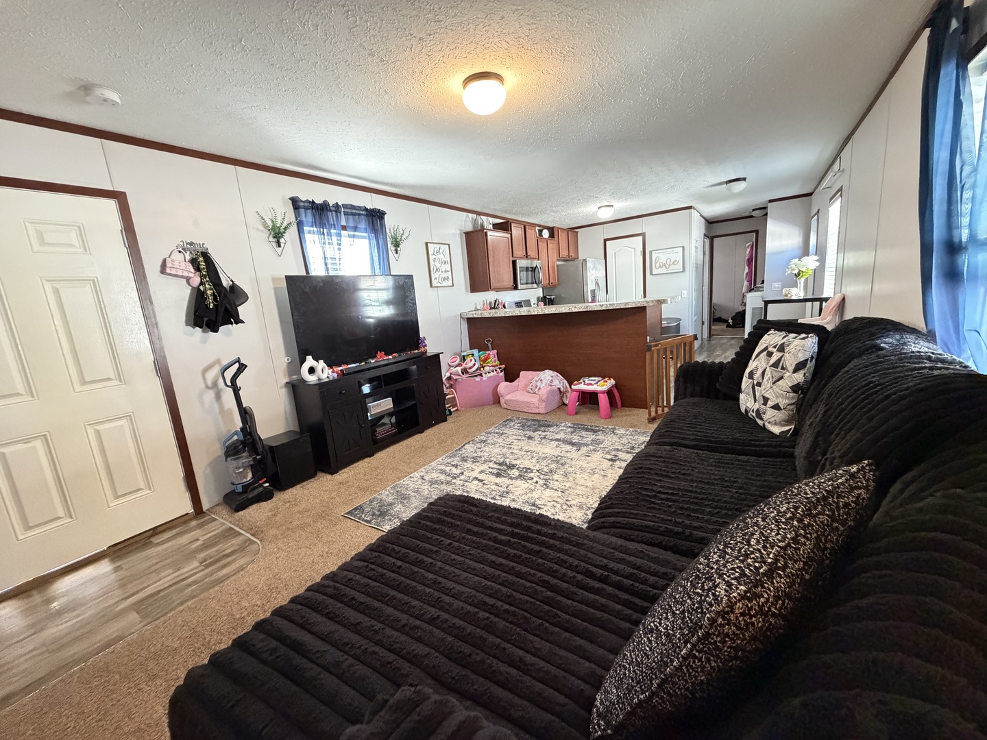407 4th Street Property Photo 3