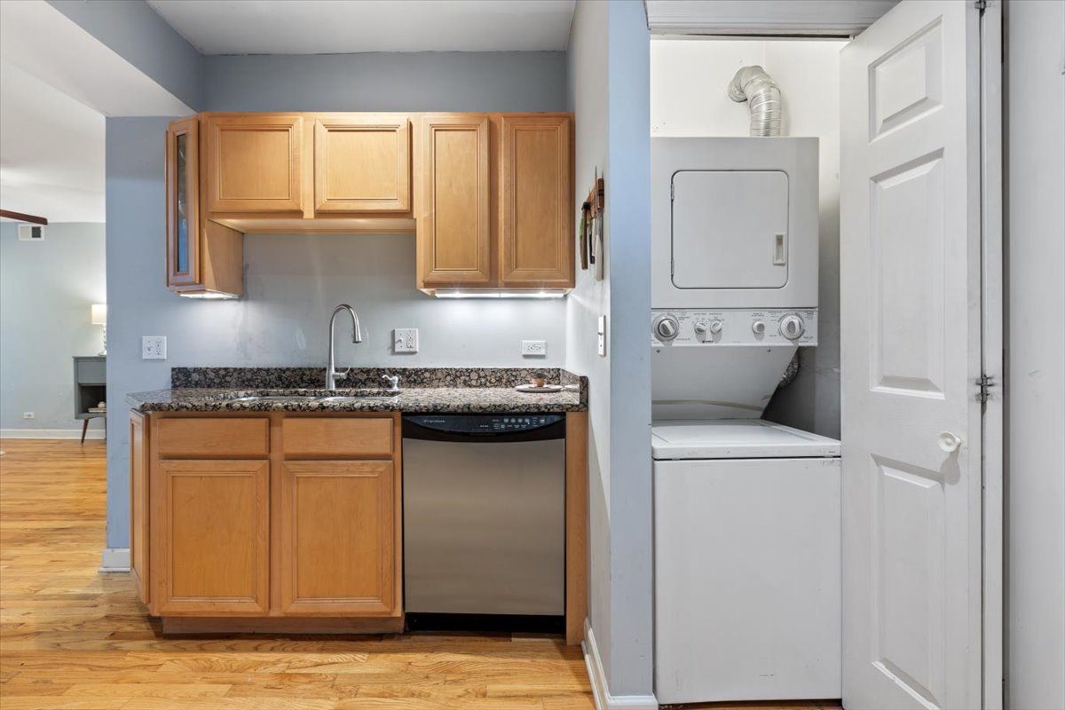 1531 W Rosemont Avenue 1n Property Photo 8