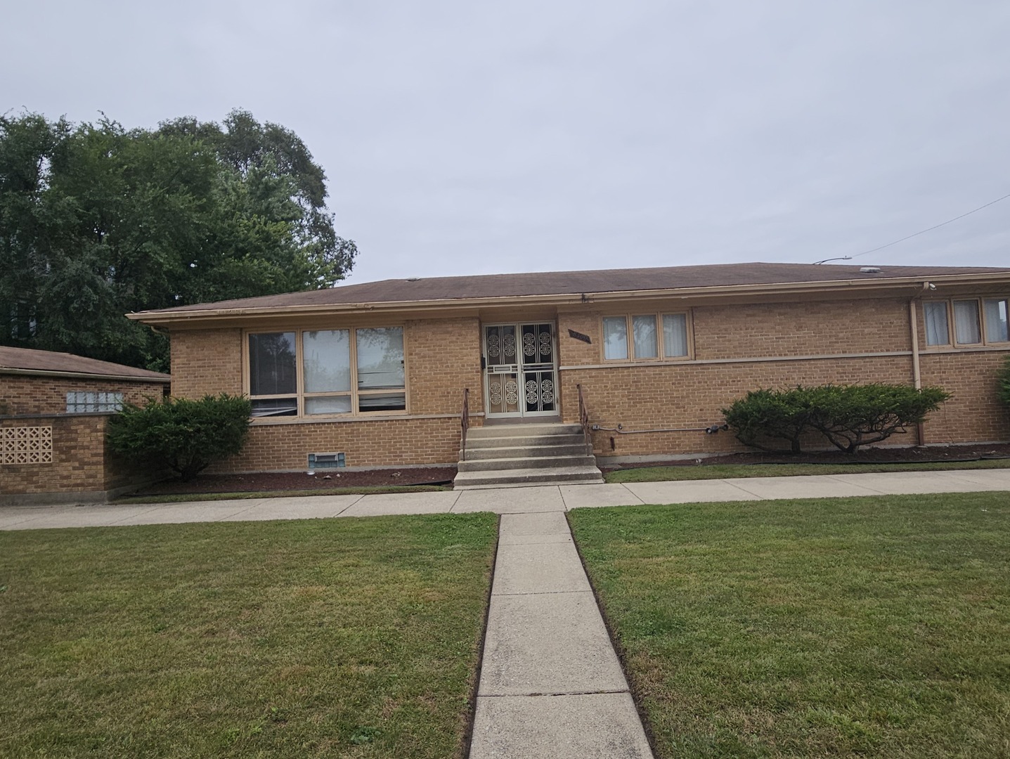 8300 S INDIANA Avenue Property Photo 1