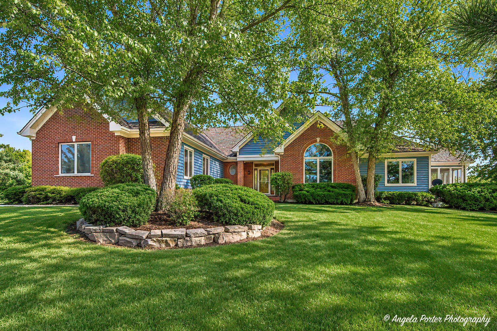 2916 Hanging Fen Court Property Photo 1