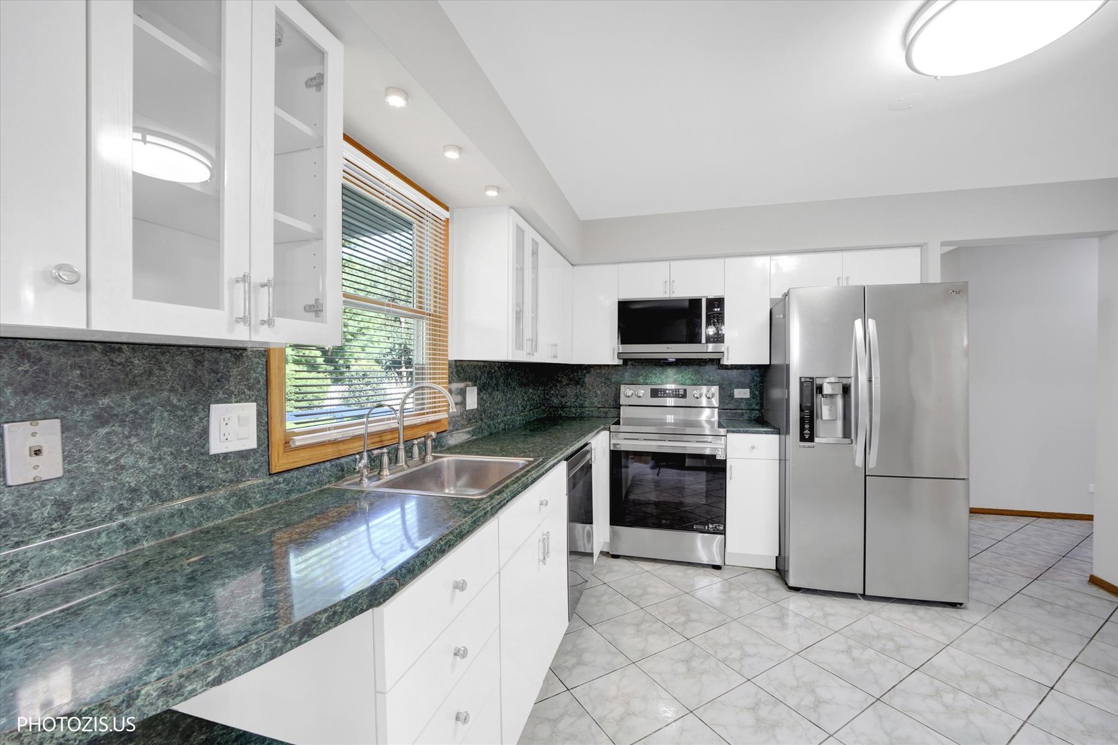 10 Mayflower Road Property Photo 15