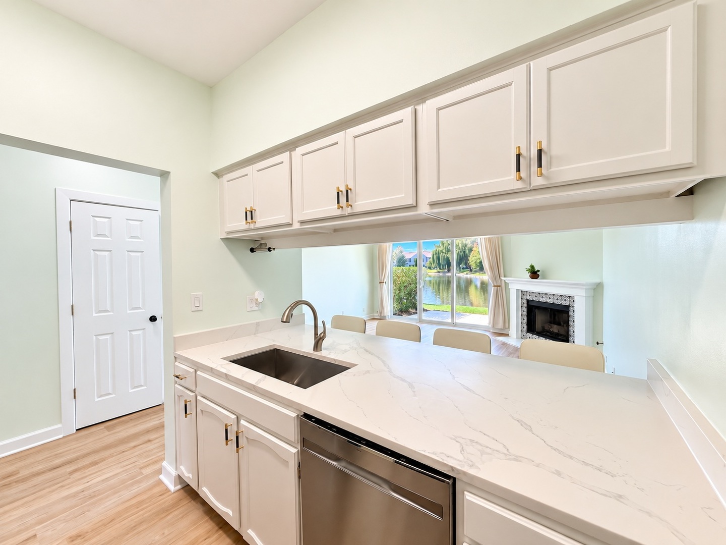 7818 Darien Lake Drive Property Photo 8