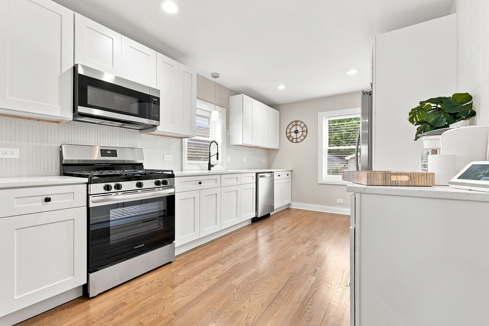 8550 S Jeffery Boulevard Property Photo 6