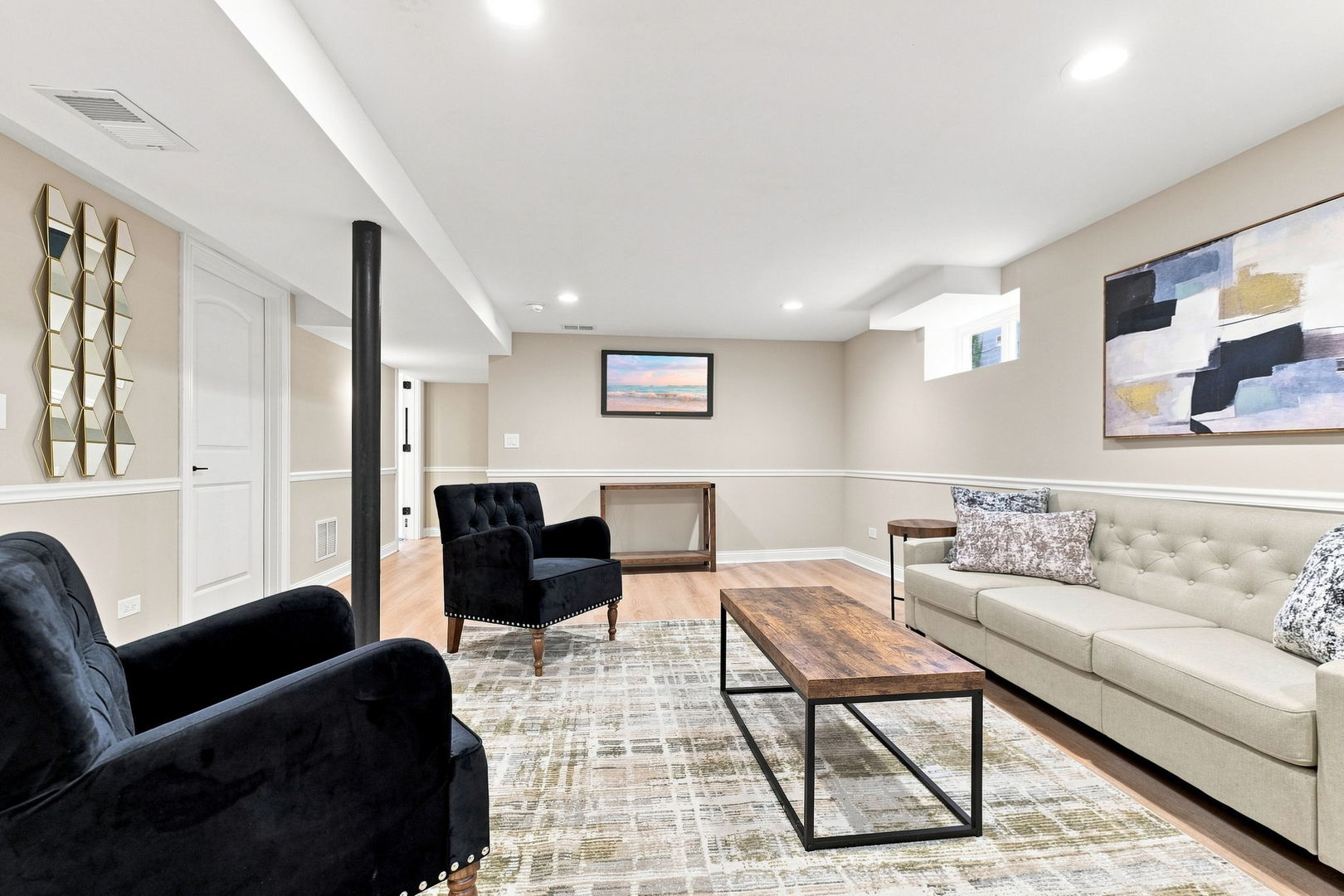 8550 S Jeffery Boulevard Property Photo 14