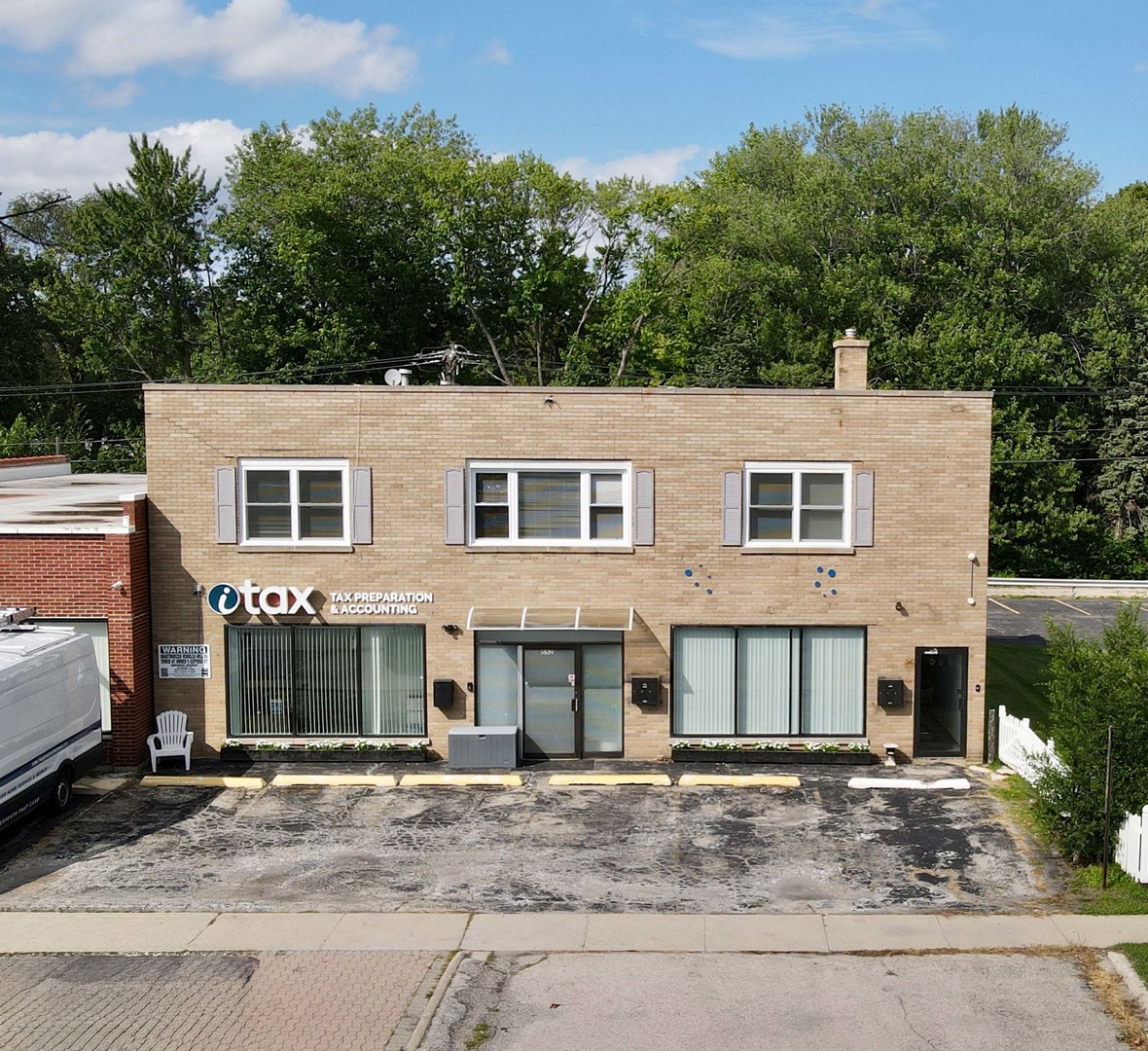 552 E Northwest Highway Property Photo 4