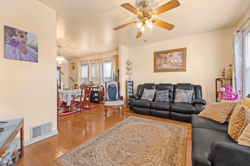 5349 W Fletcher Street Property Photo 3
