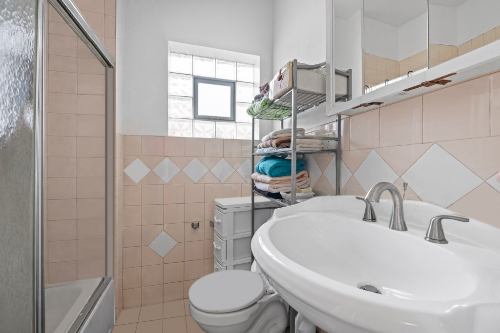 5349 W Fletcher Street Property Photo 10