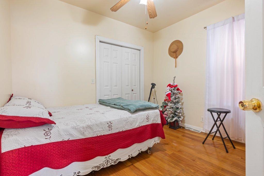 5349 W Fletcher Street Property Photo 13