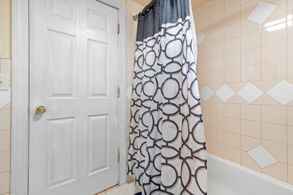 5349 W Fletcher Street Property Photo 20
