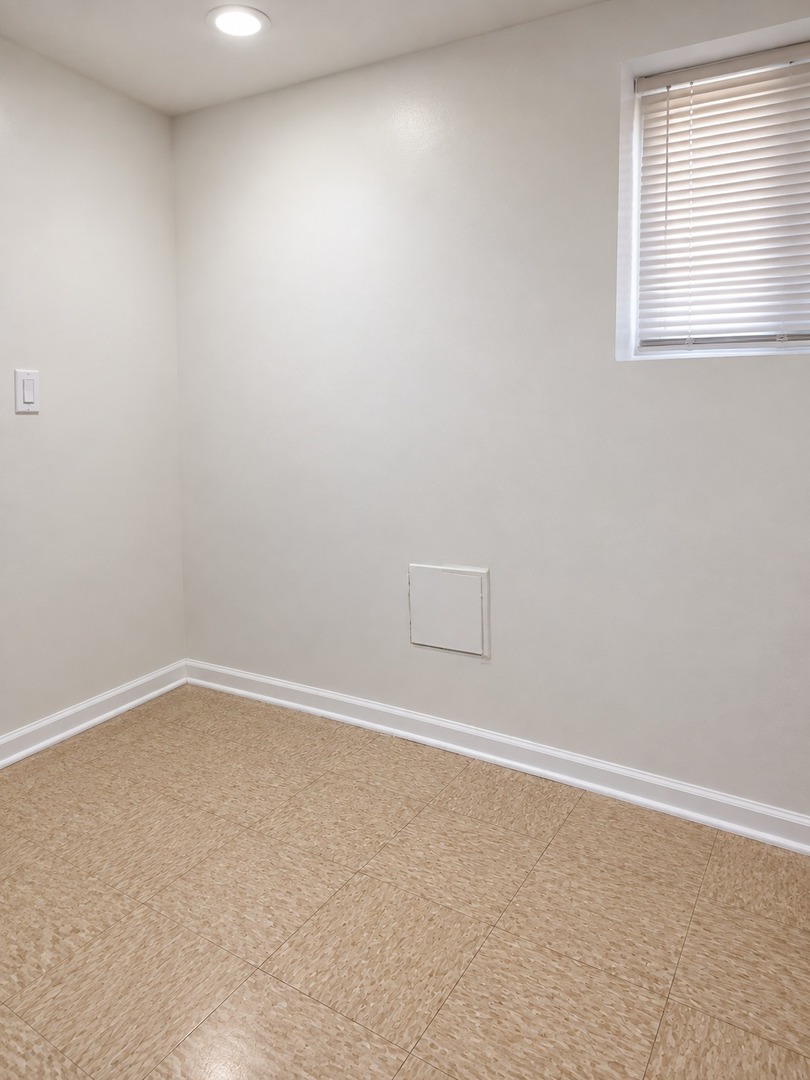 5349 W Fletcher Street Property Photo 21