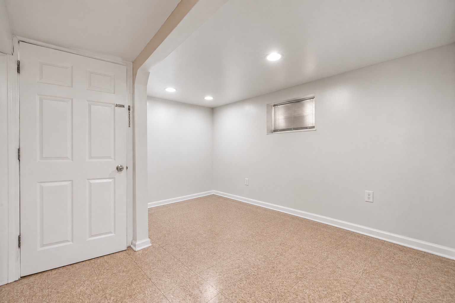 5349 W Fletcher Street Property Photo 26