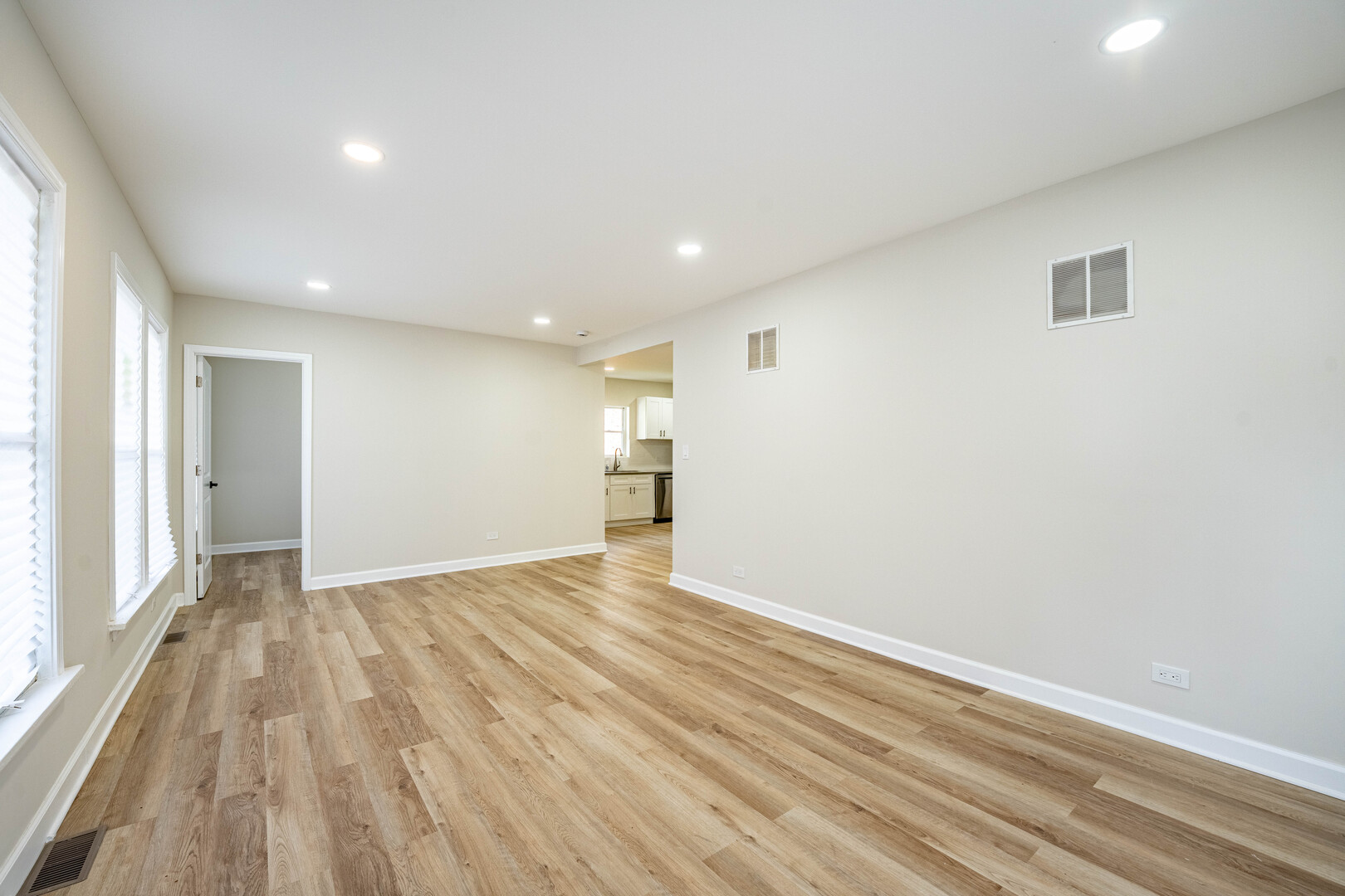 17825 Chicago Avenue Property Photo 7