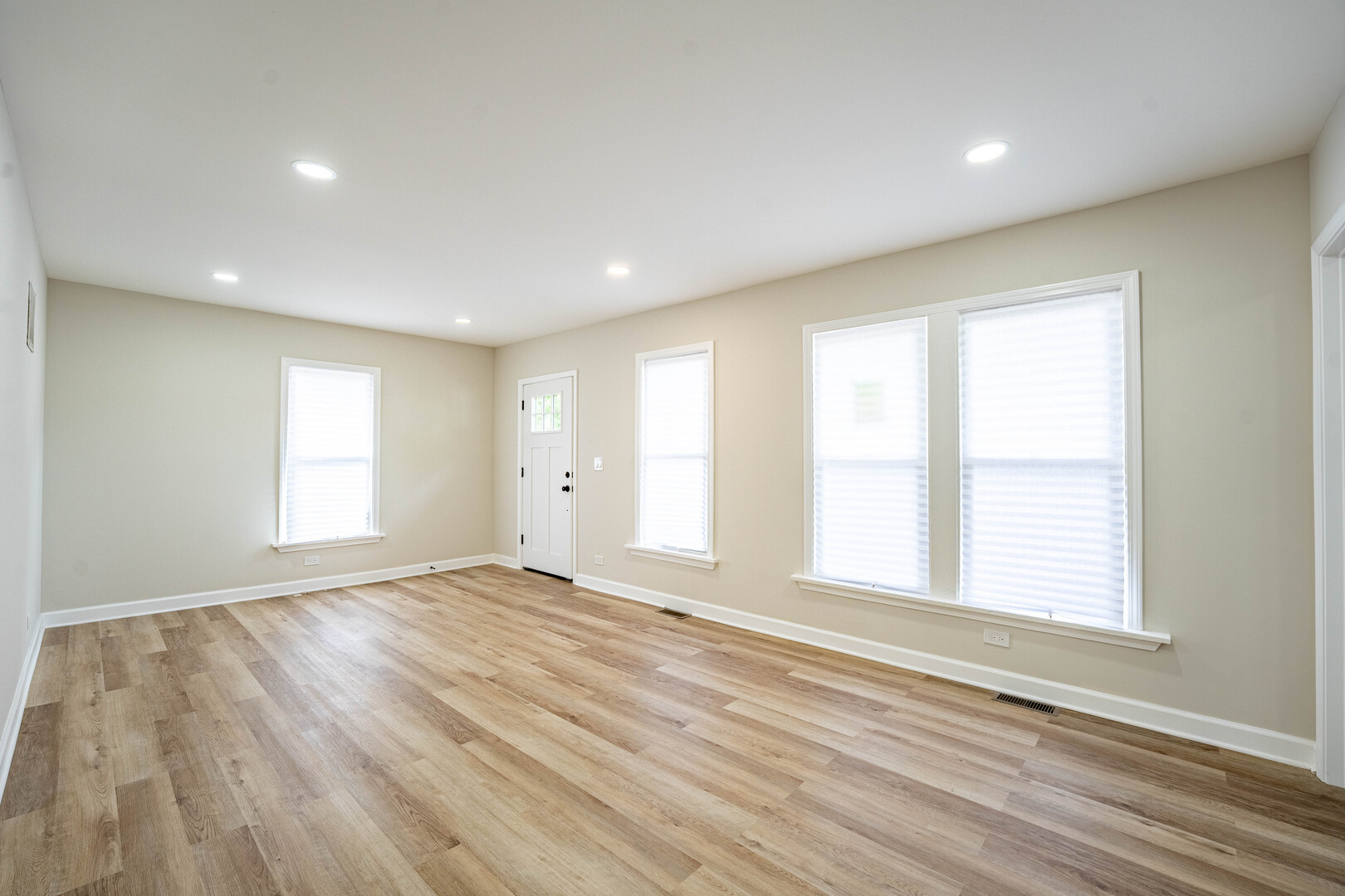 17825 Chicago Avenue Property Photo 9