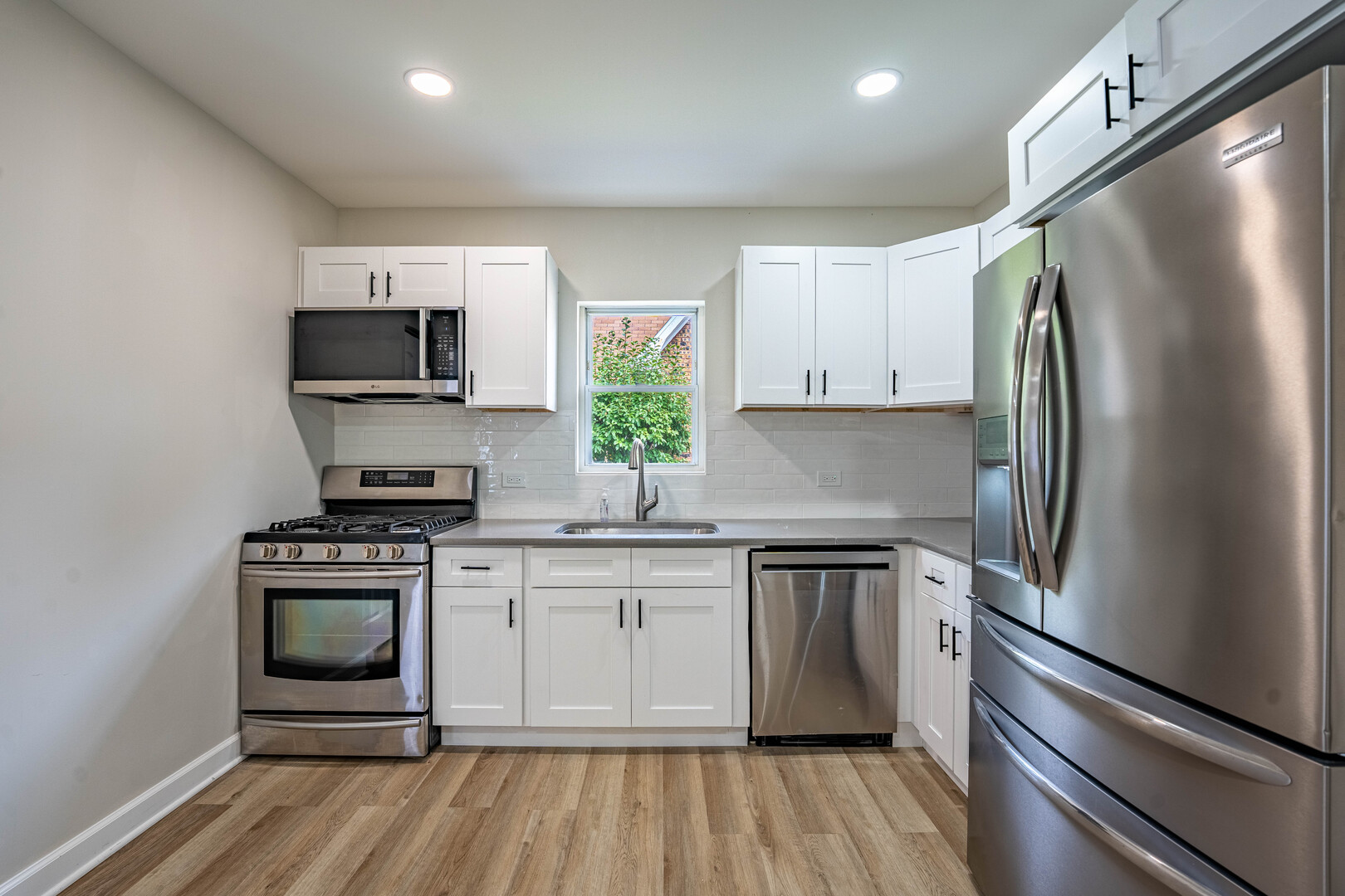 17825 Chicago Avenue Property Photo 13