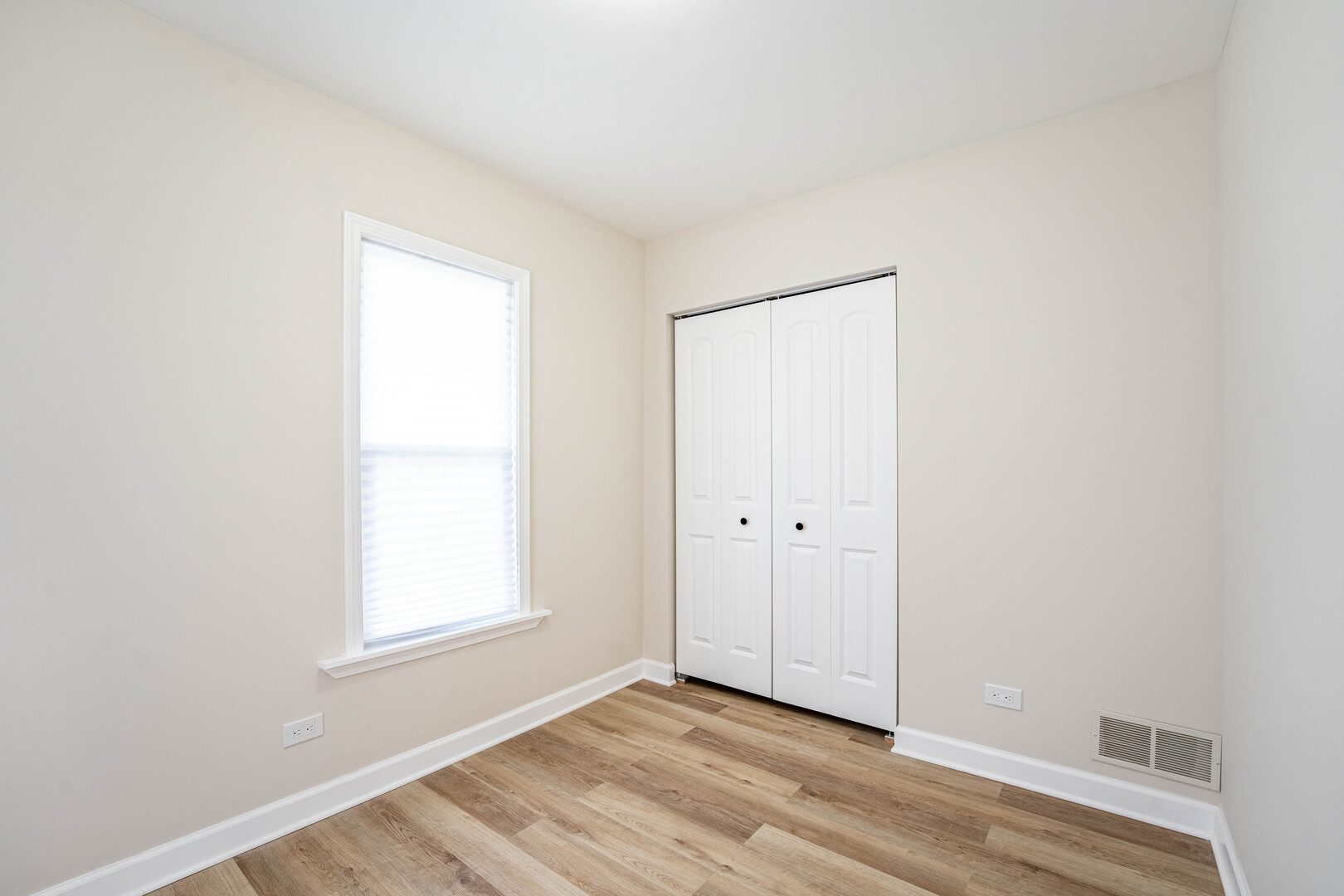 17825 Chicago Avenue Property Photo 19
