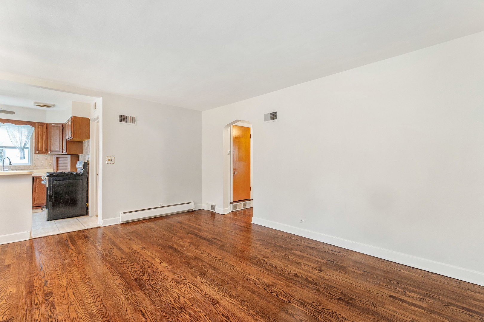 8216 N Caldwell Avenue Property Photo 6