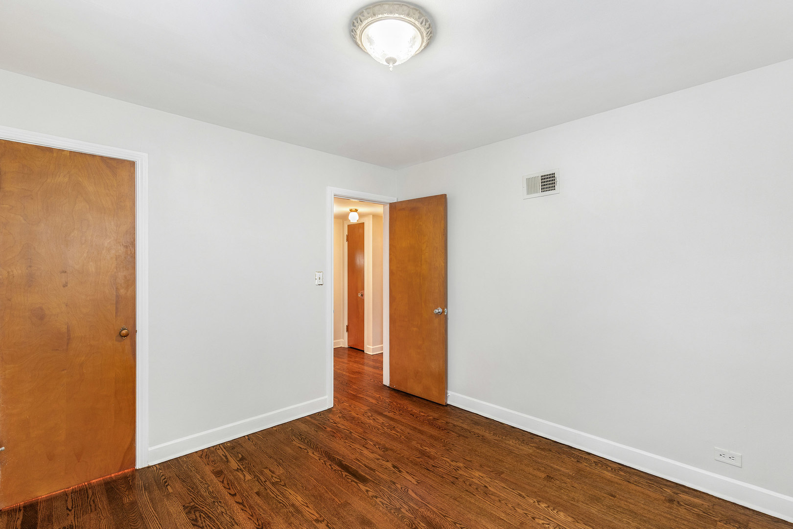 8216 N Caldwell Avenue Property Photo 9