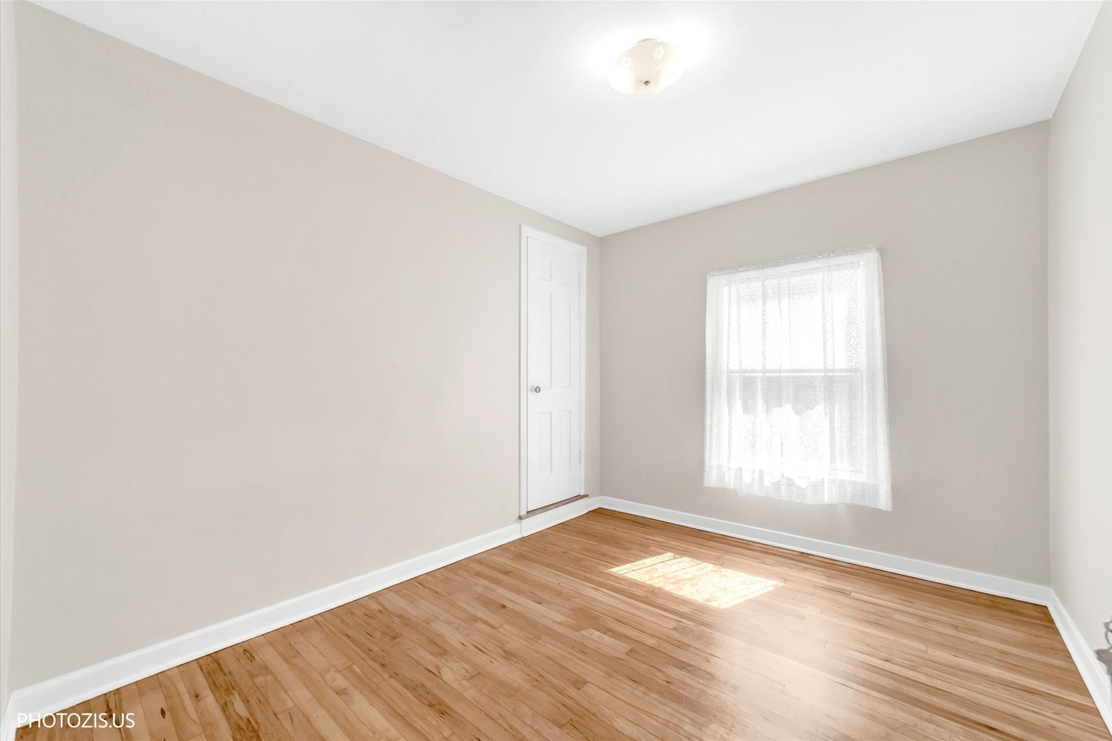 8217 Laramie Avenue Property Photo 16