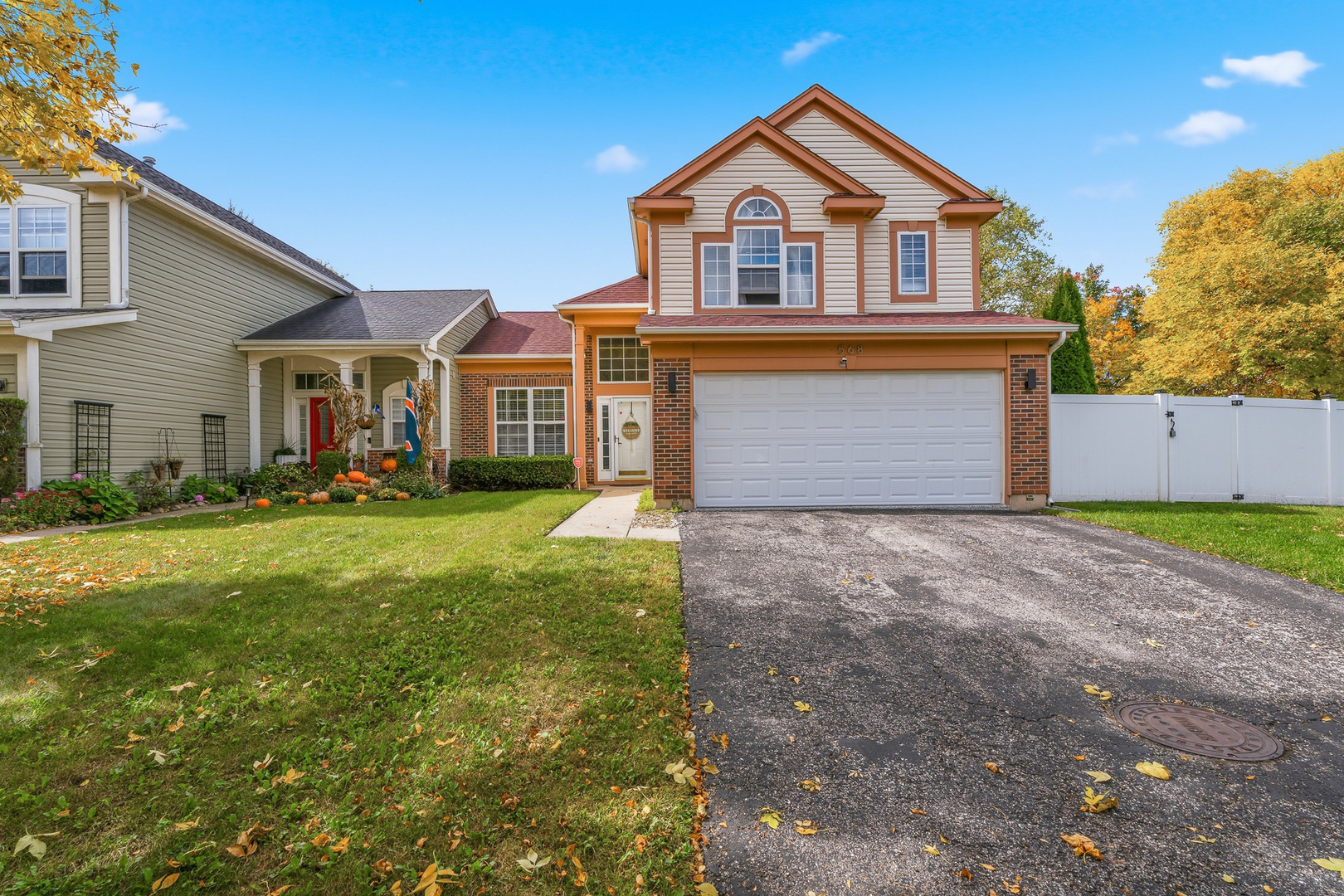 568 Cambridge Drive Property Photo 1