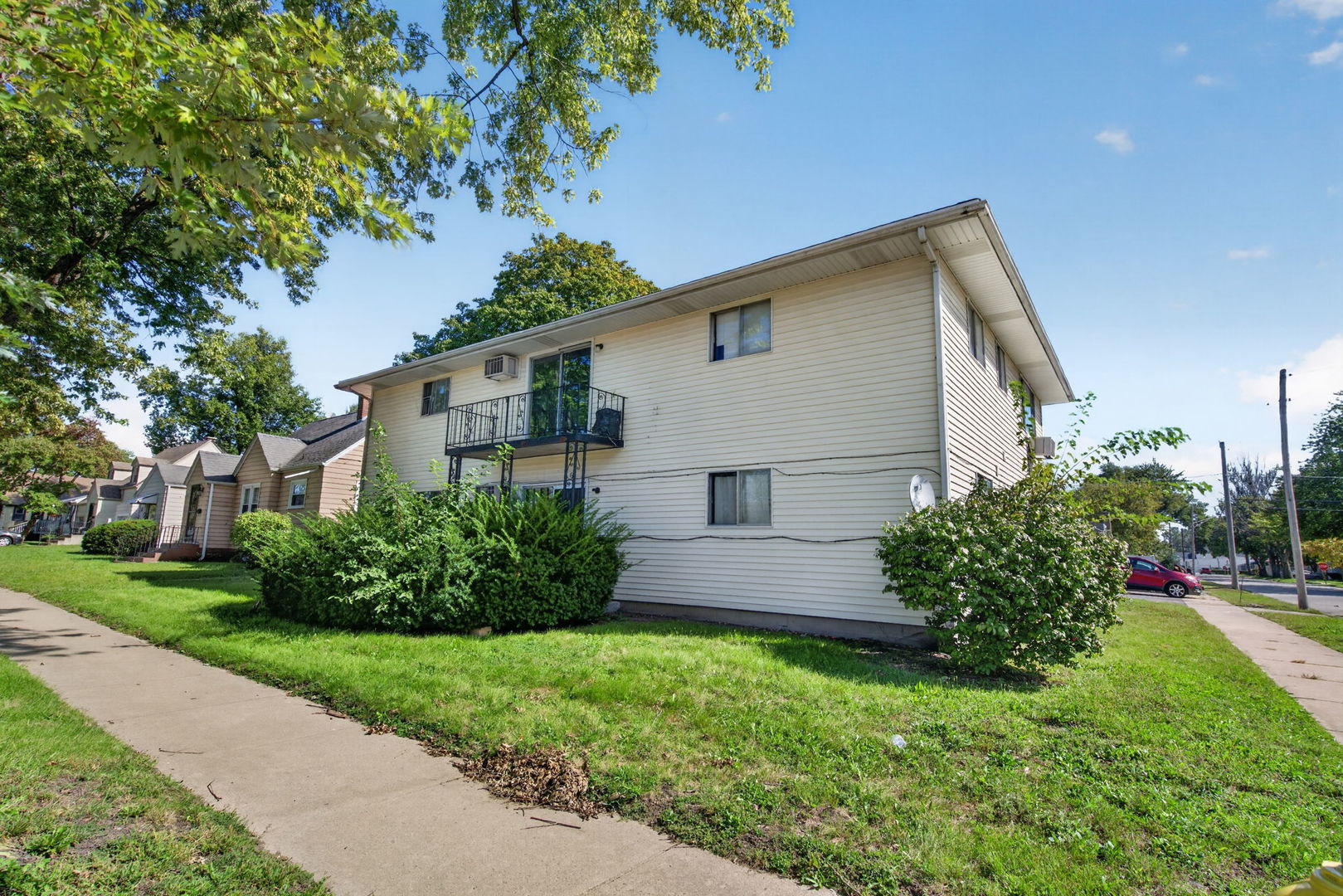 1525 E Risser Street Property Photo 5