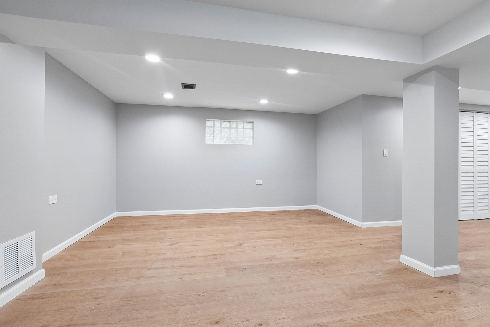 6534 S Bell Avenue Property Photo 16