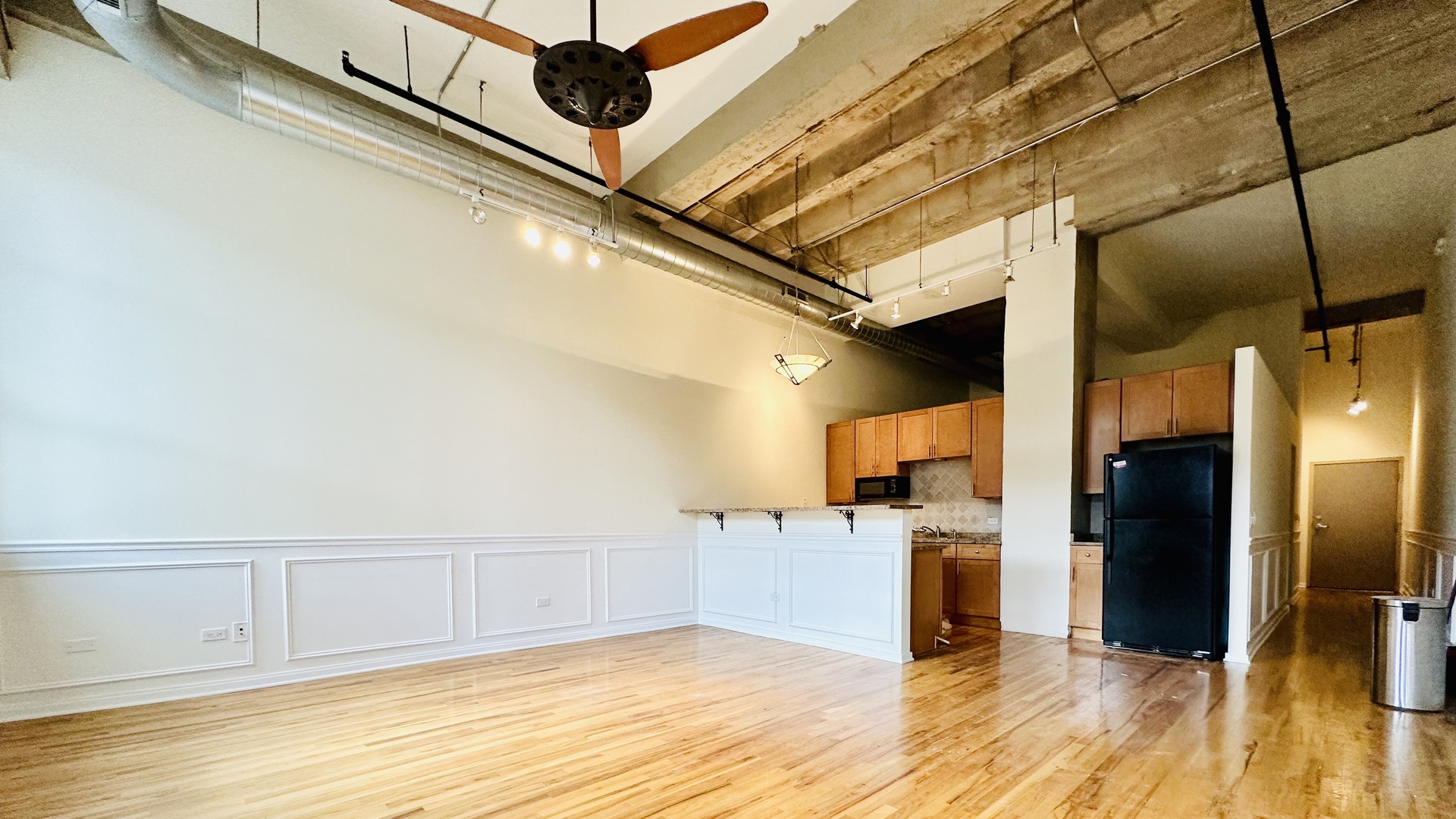1645 W Ogden Avenue 307 Property Photo 4