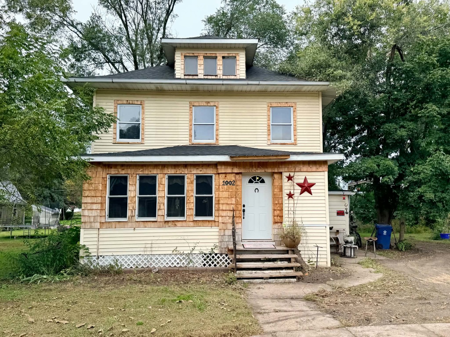 1002 Locust Street Property Photo 1