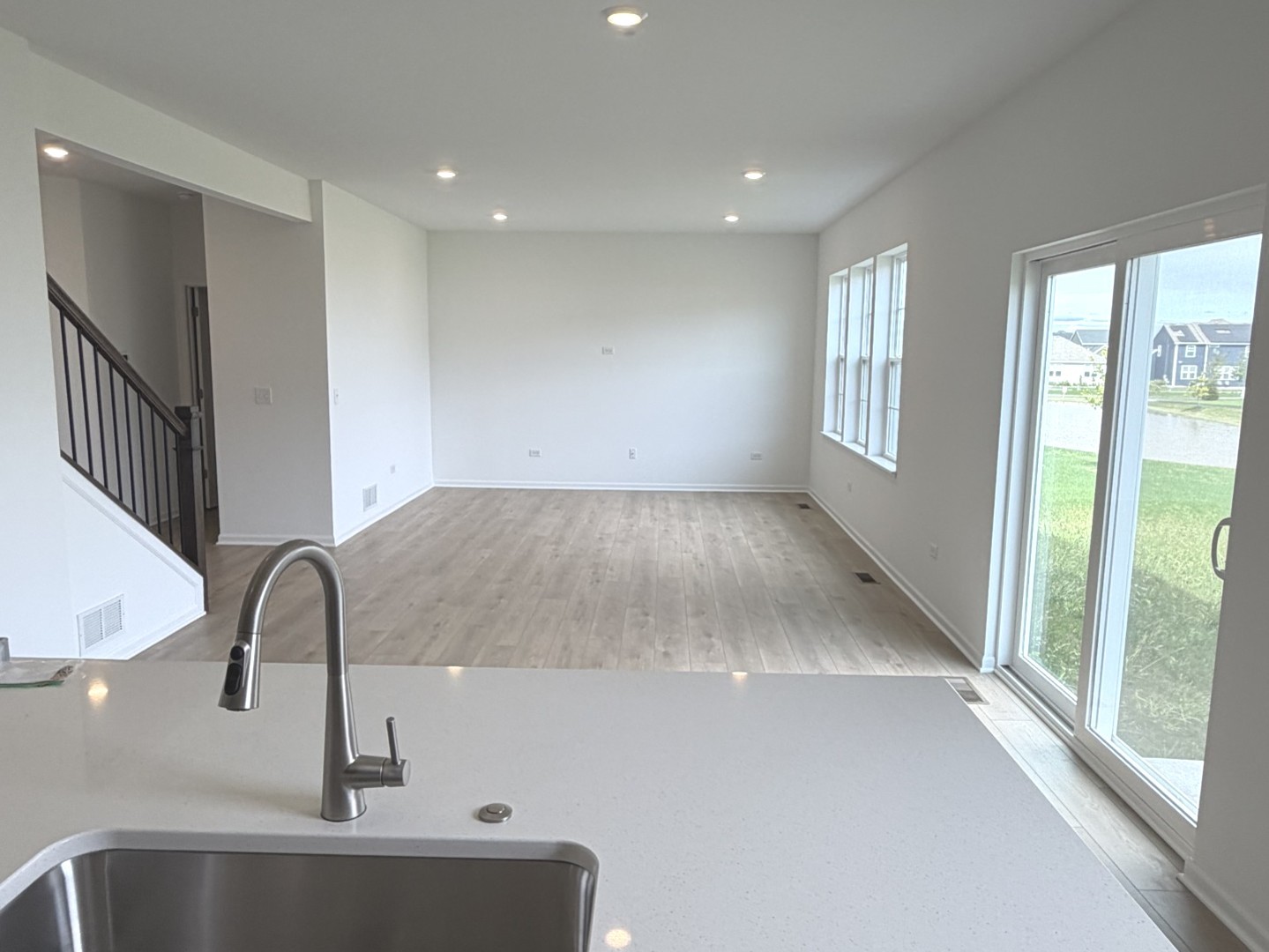 385 Danforth Drive Property Photo 8