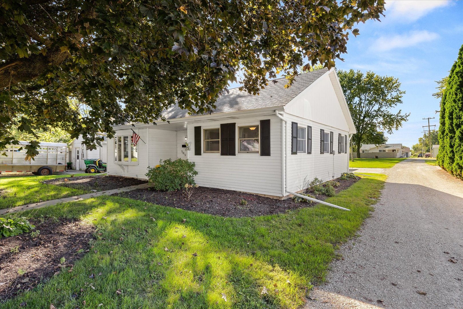 505 2nd Street Property Photo 2